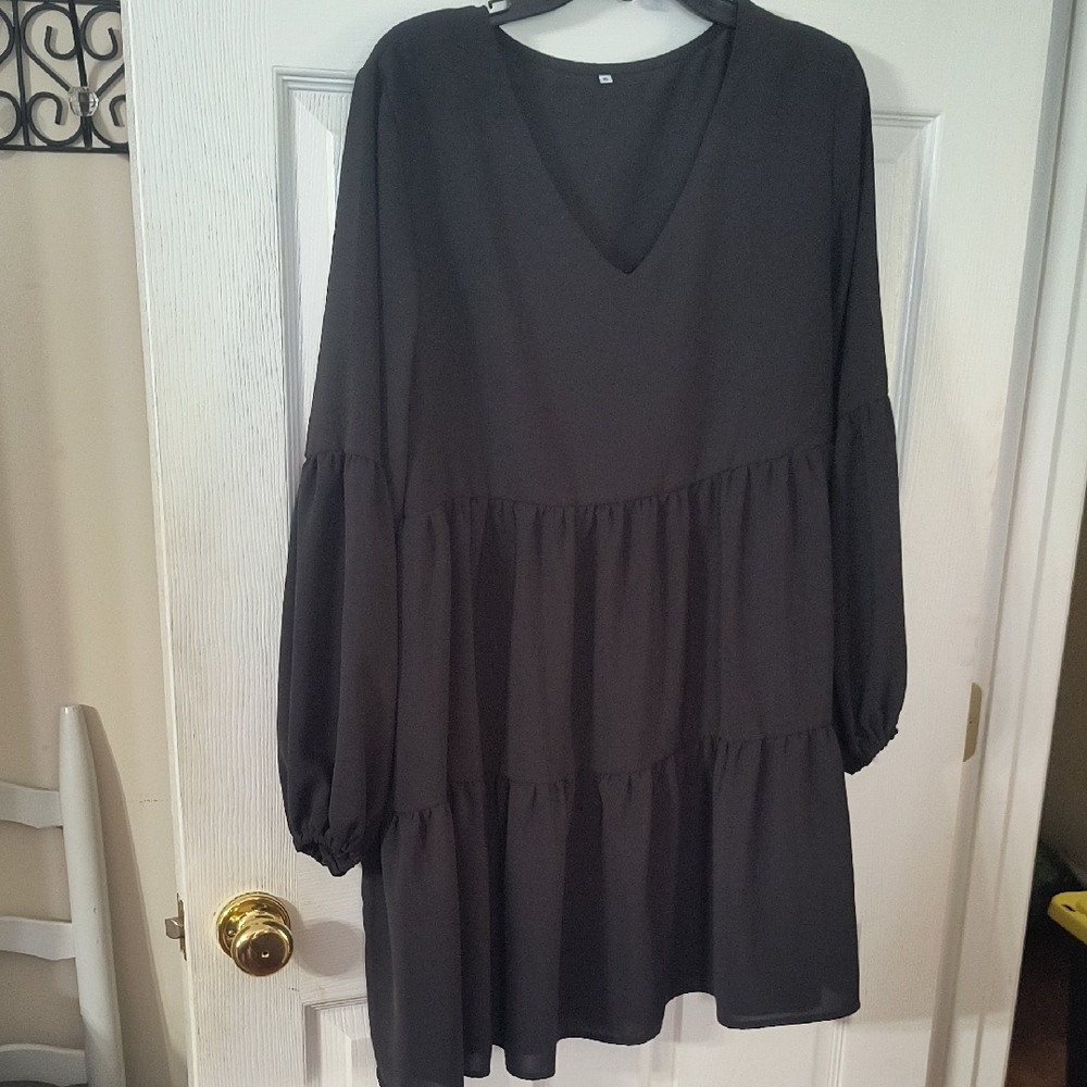 Chic Black Long Sleeve Tiered Dress